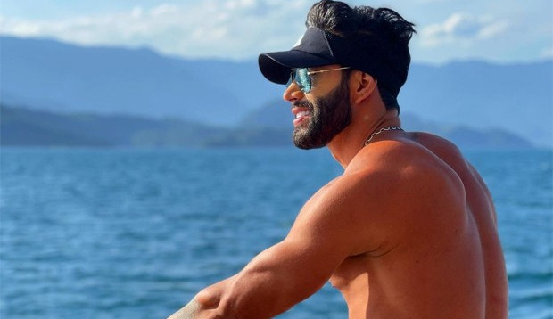 Após postar foto de sunga, Andressa Suita comenta foto de Gusttavo Lima: “bela foto e bela fotógrafa”