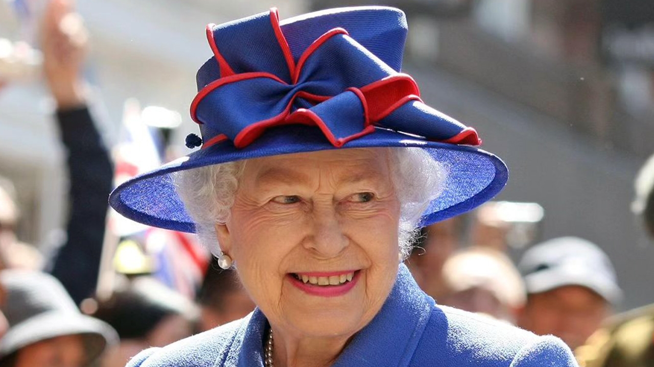 Morte de Rainha Elizabeth II completa um ano com homenagens do Rei Charles