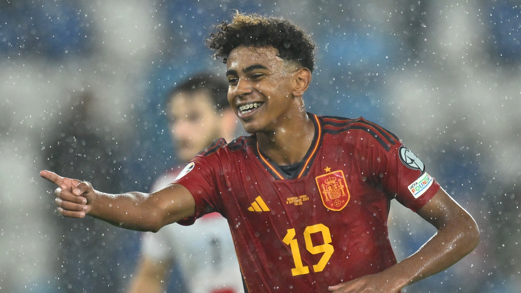 Espanha atropela a Geórgia em jogo histórico