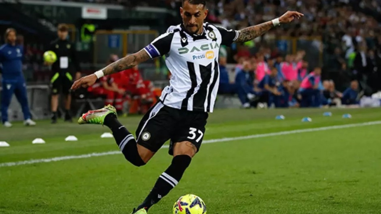 Alvo de times brasileiros, Roberto Pereyra decide ficar na Europa