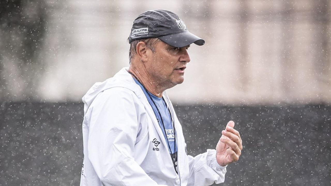 Com uma equipe completamente diferente, Aguirre tenta achar um padrão no Santos