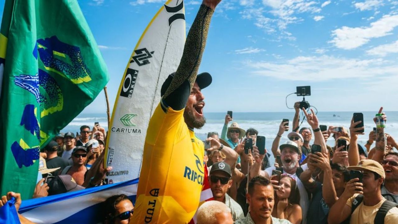Filipinho conquista seu segundo título mundial após vencer Ethan Ewing