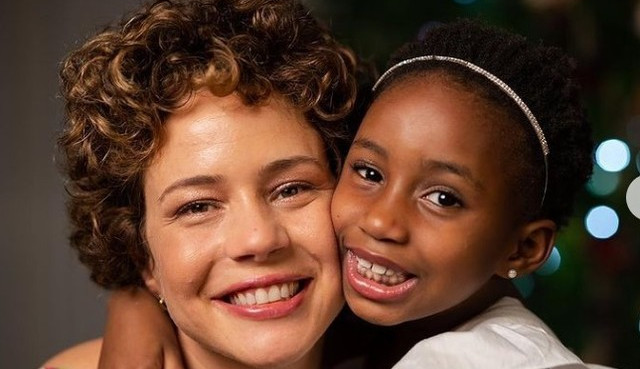 Leandra Leal conta que adoção mudou sua percepção sobre racismo