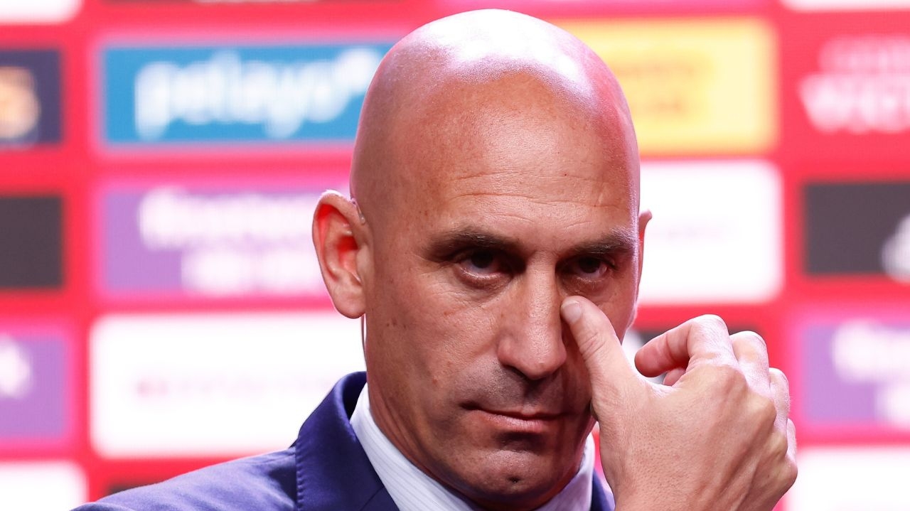 Luis Rubiales divulga carta renunciando a presidência da Federação Espanhola