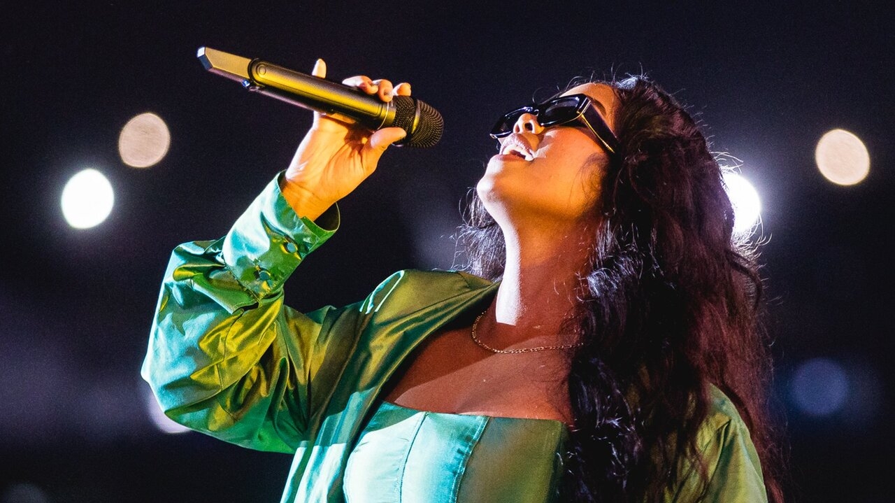 The Town: H.E.R entrega tudo em show que foi do reggae ao rock “n” roll