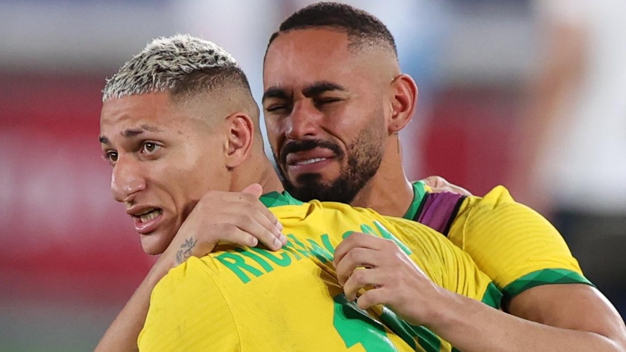 Matheus Cunha revela momento comovente dos seus pais com Richarlison