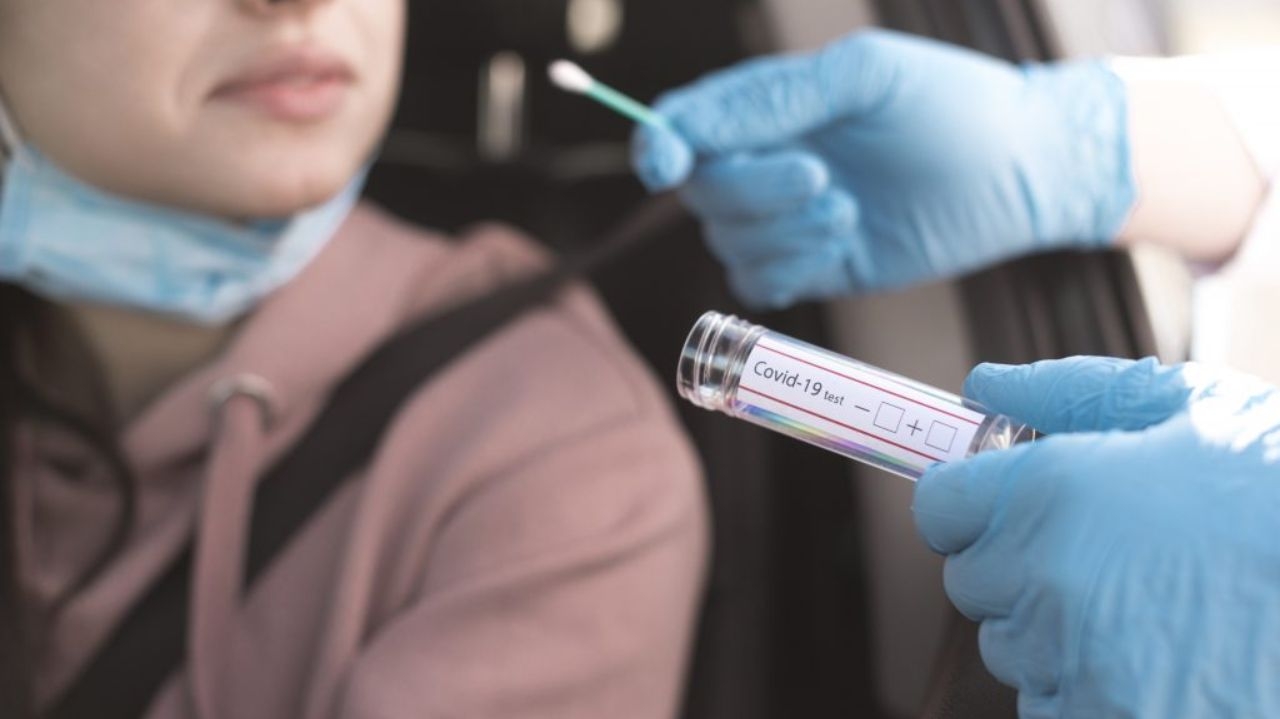 Desafios da COVID-19 persistem, mas especialistas mantêm o otimismo