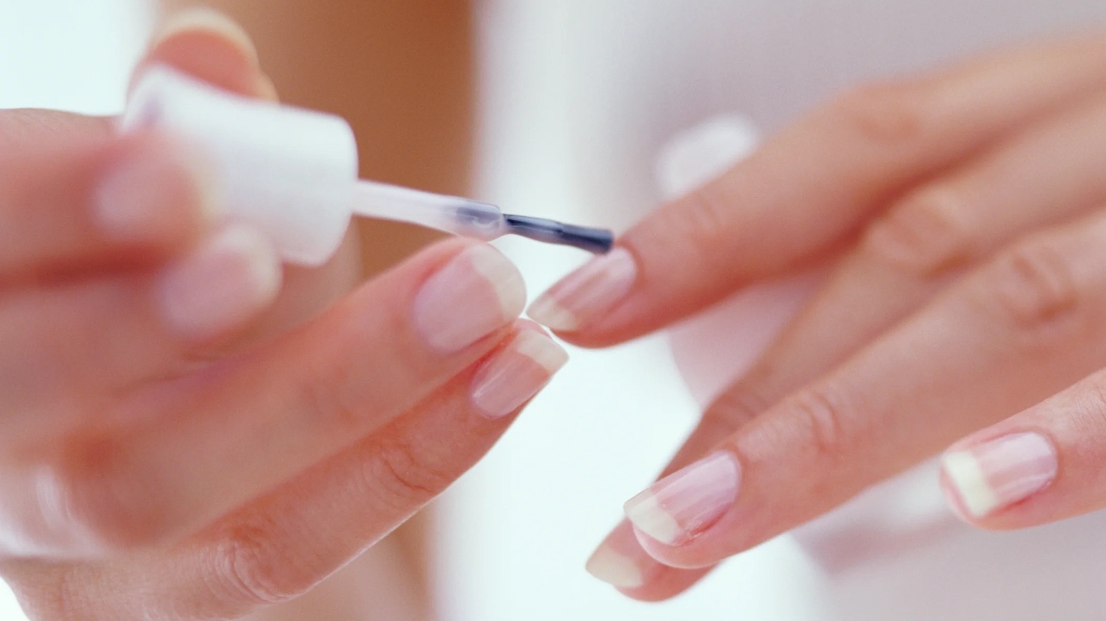 Veja dicas de cuidados e produtos para deixar as unhas lindas