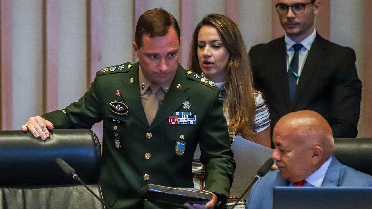 Delação de Mauro Cid implica militares do governo Bolsonaro