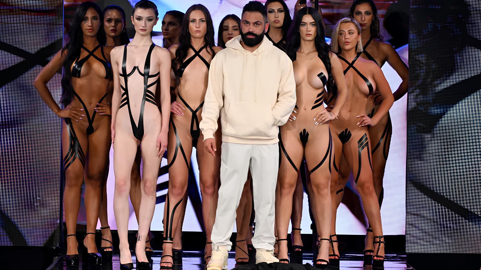 The Black Tape Project: looks de fita adesiva preta na semana de moda de NY