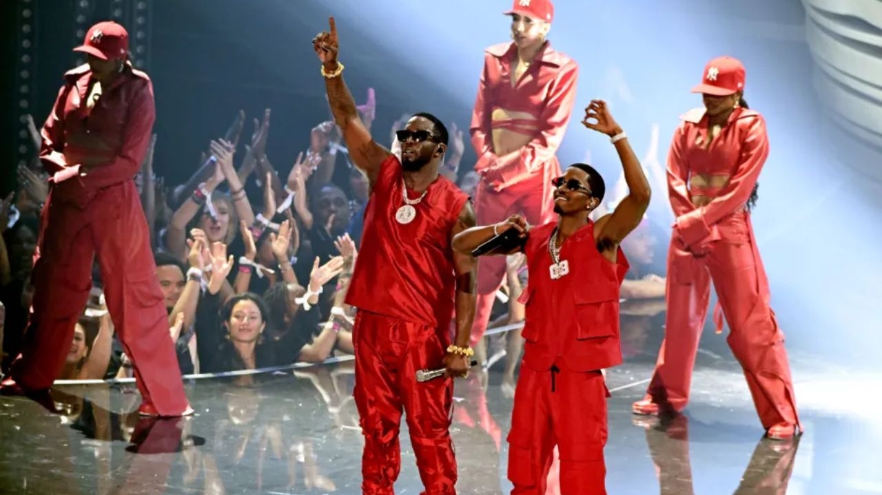VMA 2023: Diddy Sean Combs recebe prêmio “Global Icon” e faz apresentação emocionante