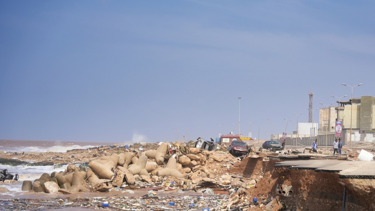 Enchentes na Líbia devastam Derna e mais de 5 mil pessoas acabam mortas
