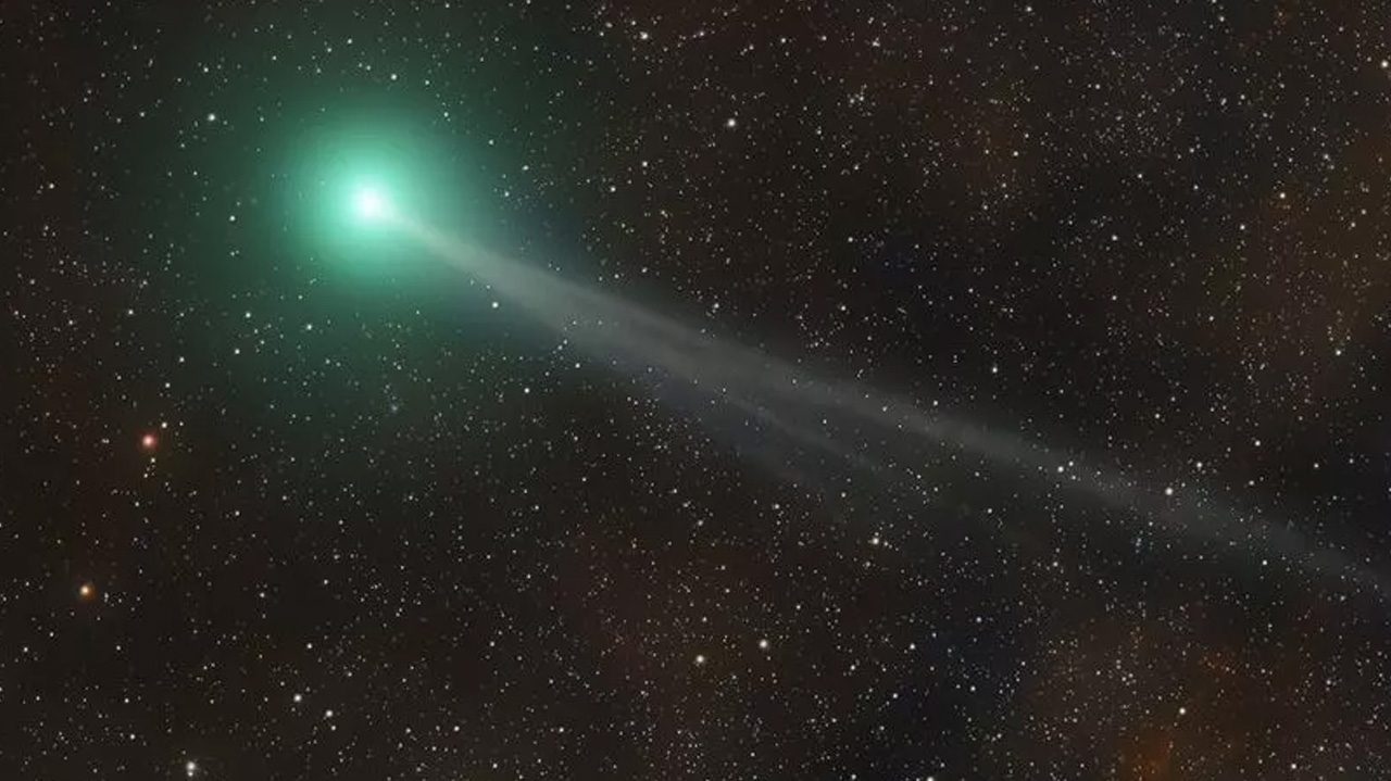 Cometa visto pela primeira vez em 400 anos passa pela Terra