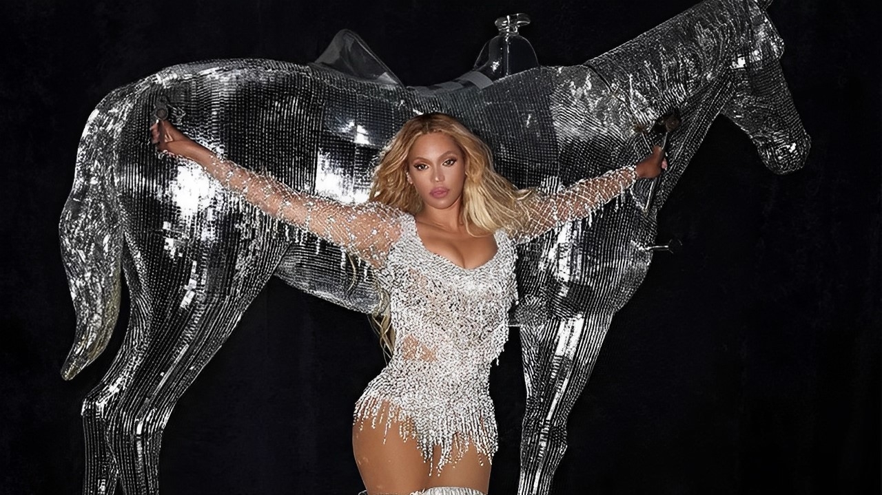 Patricia Bonaldi veste Beyoncé em sua turnê mundial de sucesso