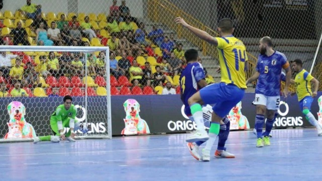 Brasil vence Japão na estreia da Copa das Nações de Futsal apesar dos desafios enfrentados