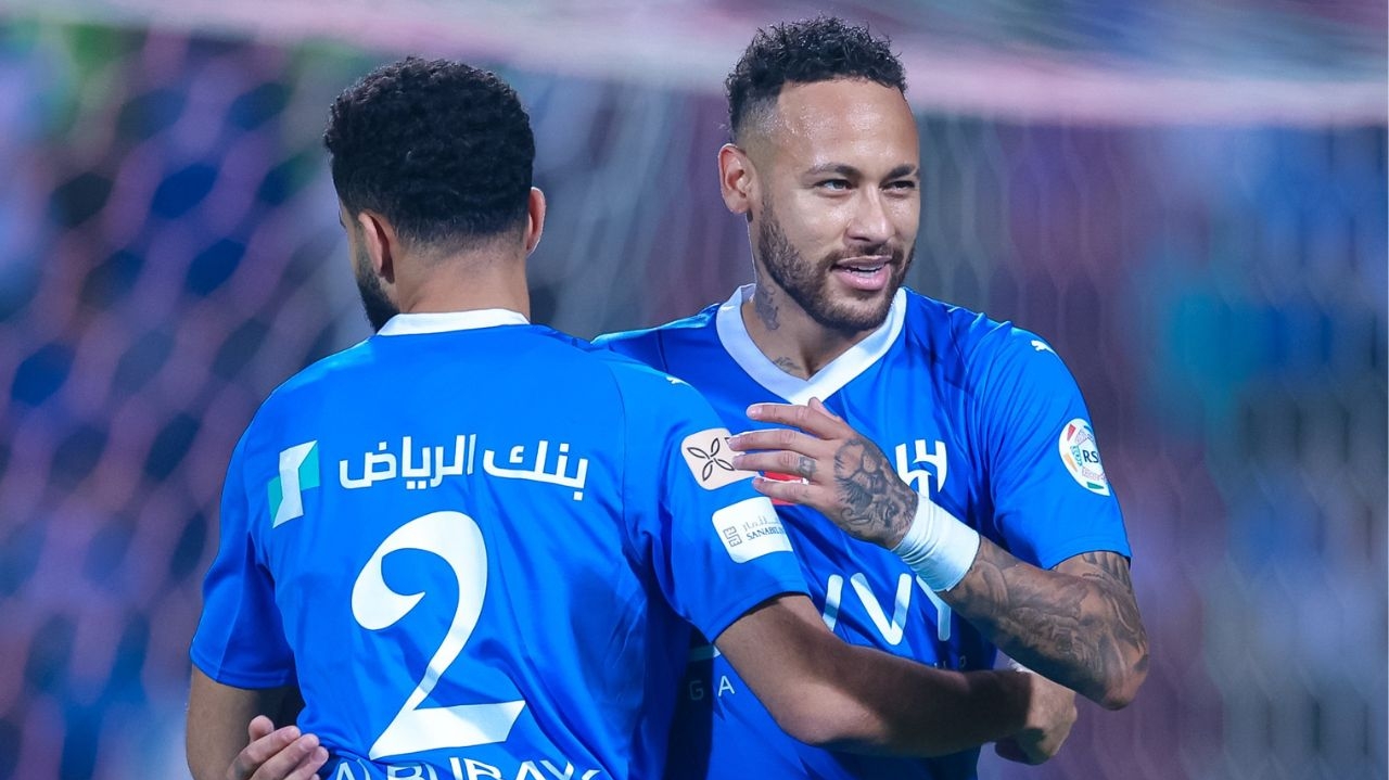 Neymar recebe homenagem da torcida e tem sua estreia oficial pelo Al-Hilal