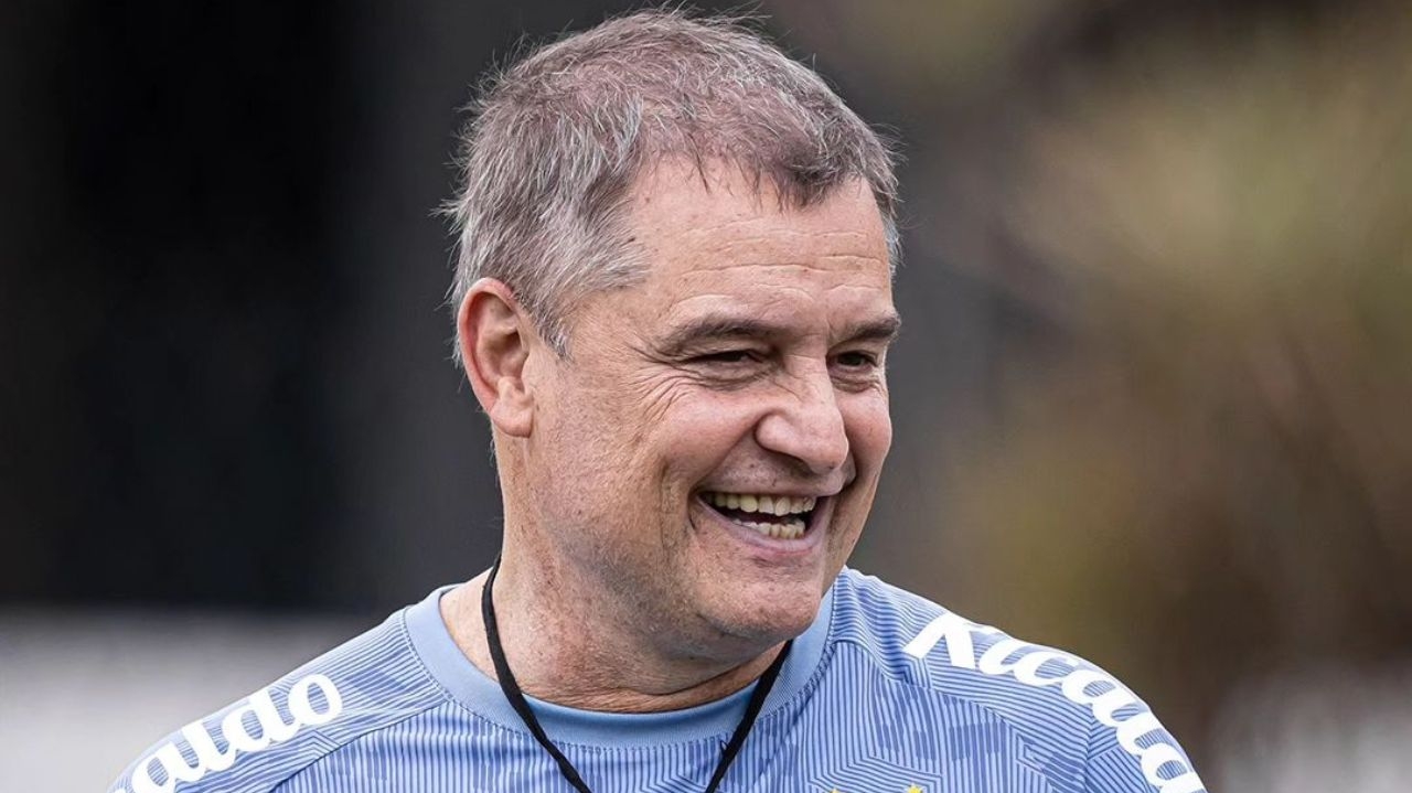 Técnico Diego Aguirre é demitido do Santos