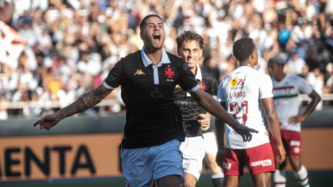 Torcida do Vasco esgota ingressos em apenas 4h para retorno à São Januário