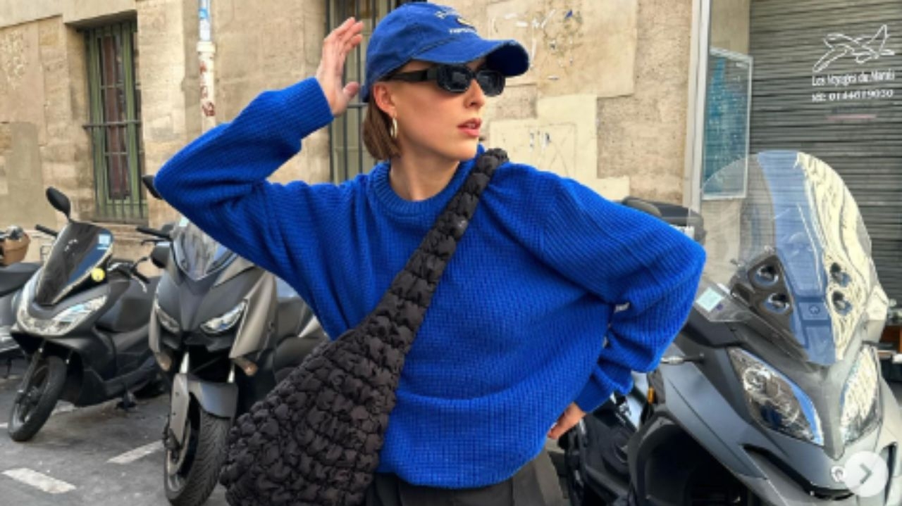 Maxi bolsa transversal é tendência no Street style