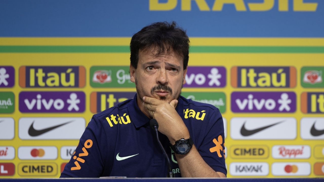 Fernando Diniz irá convocar os jogadores para a seleção neste sábado