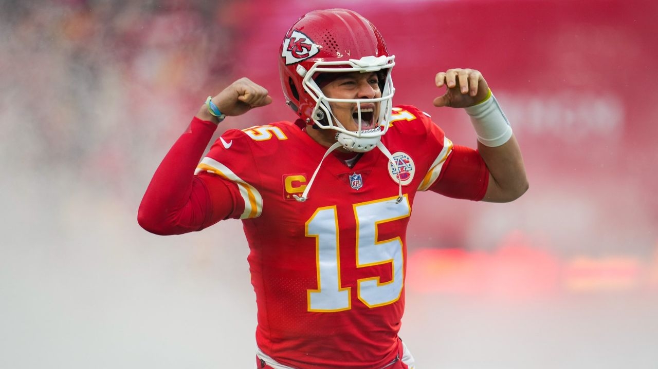 Mahomes reestrutura contrato com o Chiefs e é um dos jogadores mais bem pagos da NFL