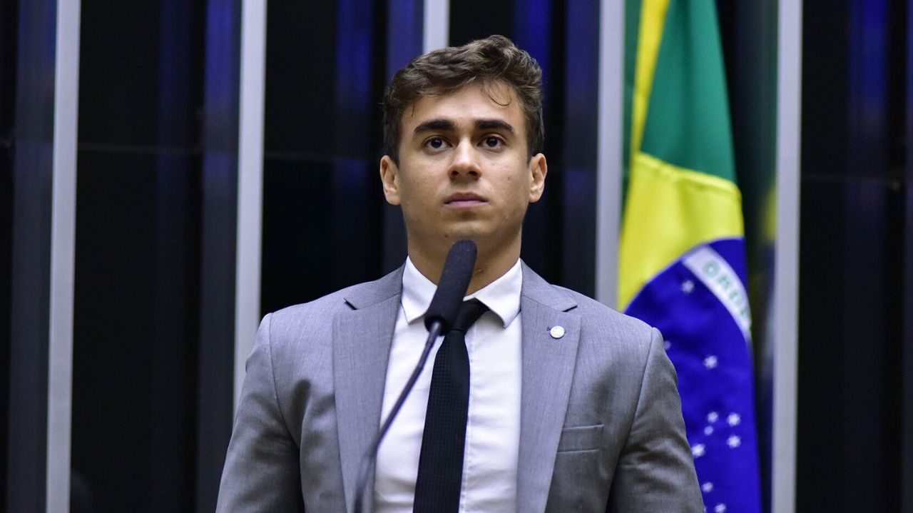 Deputado Níkolas Ferreira se torna réu após cometer ato transfóbico contra uma aluna de 14 anos