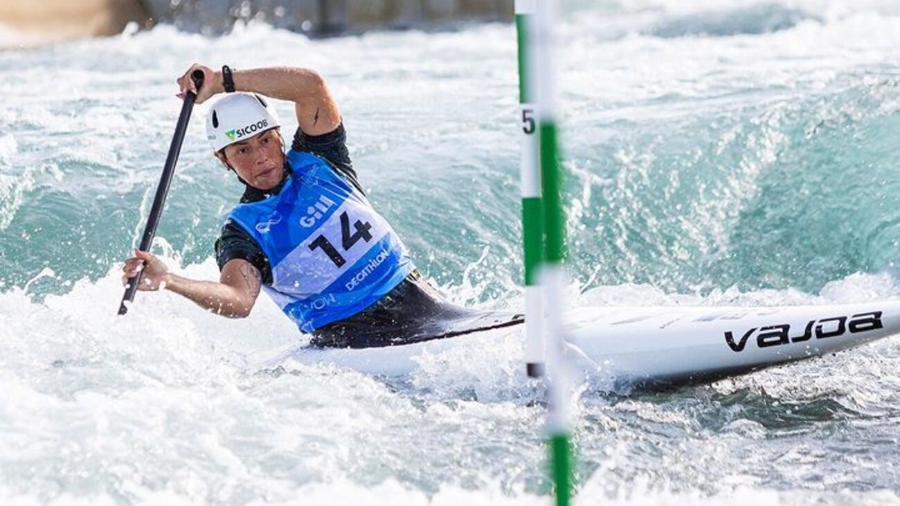 Ana Sátila garante vaga olímpica no Mundial e avança à final de canoagem slalom 