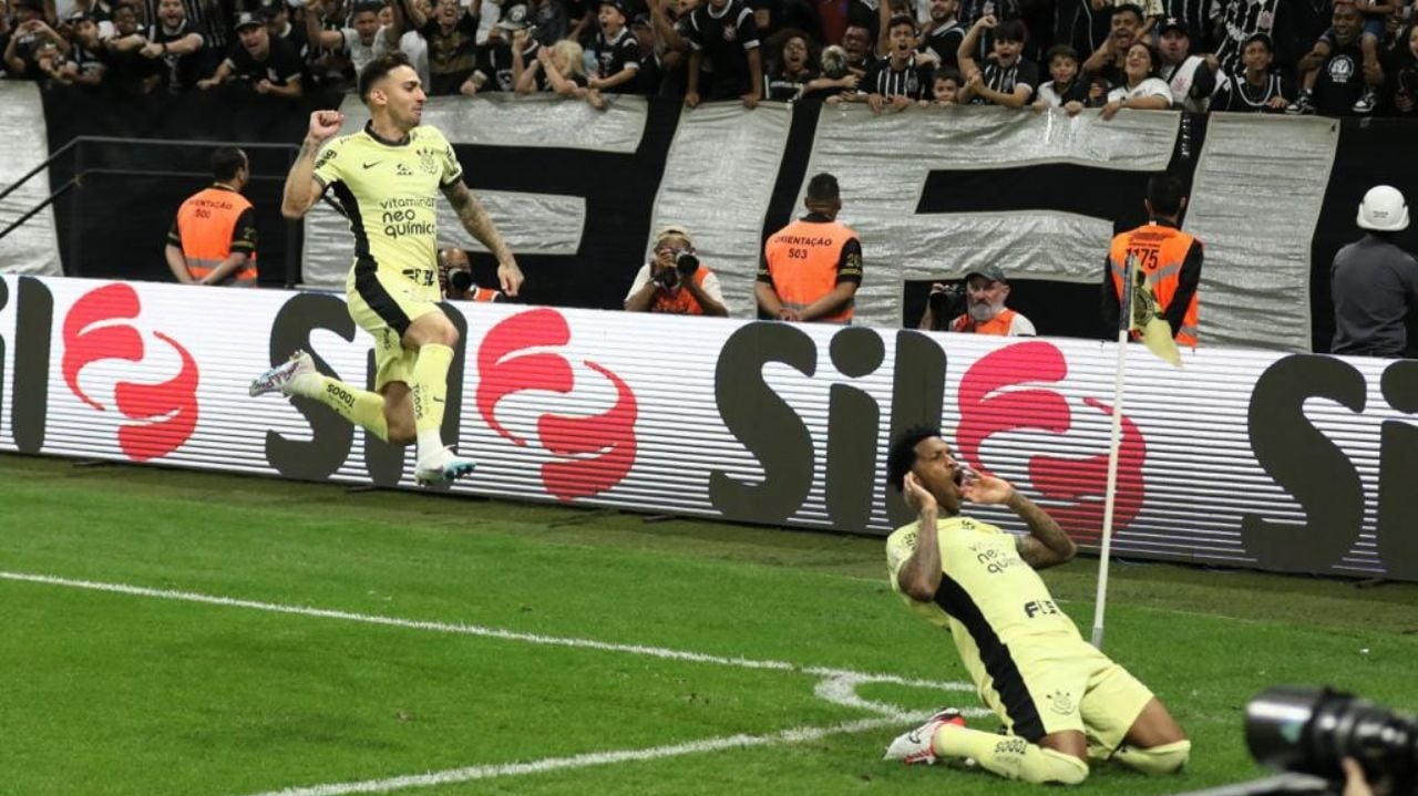 Corinthians vence Botafogo e se afasta da confusão