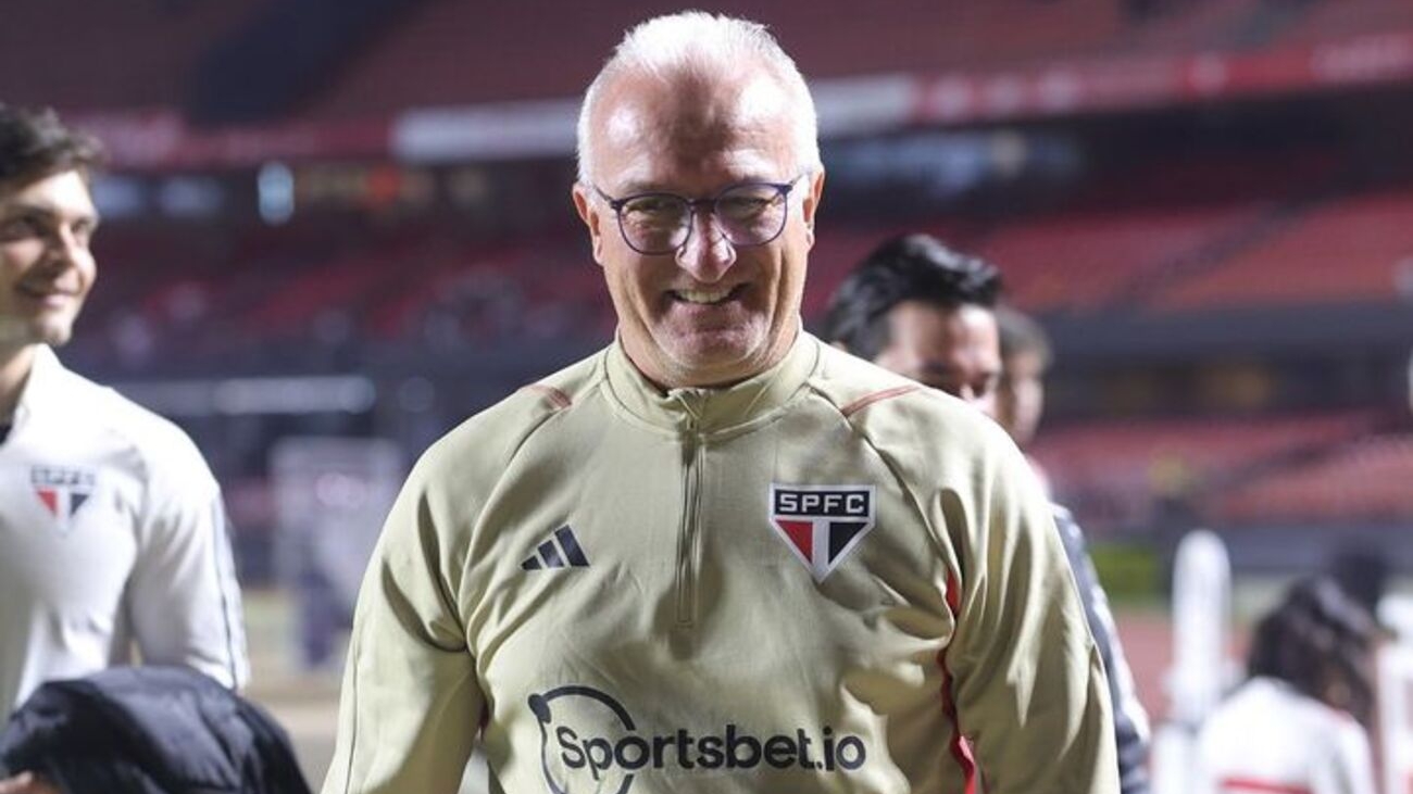 Dorival Júnior cola em Felipão como maior vencedor da Copa do Brasil