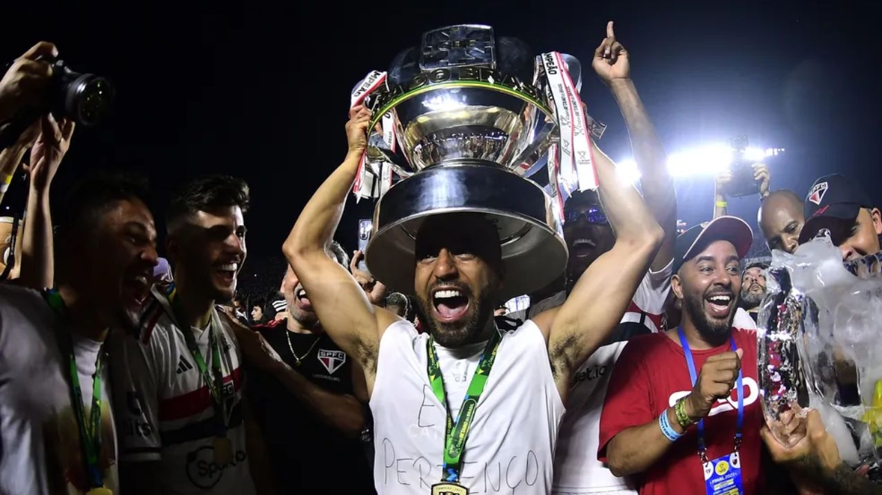 São Paulo quer renovar com Lucas, mas a decisão final é do jogador