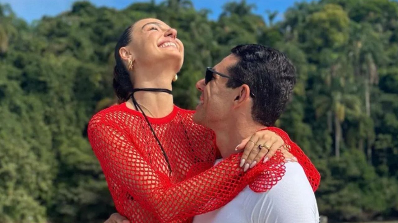 Isis Valverde se emociona com declaração de Marcus Buaiz