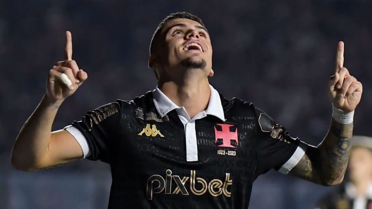 Gabriel Pec desencanta com Ramón Díaz e se torna medalhão do Vasco