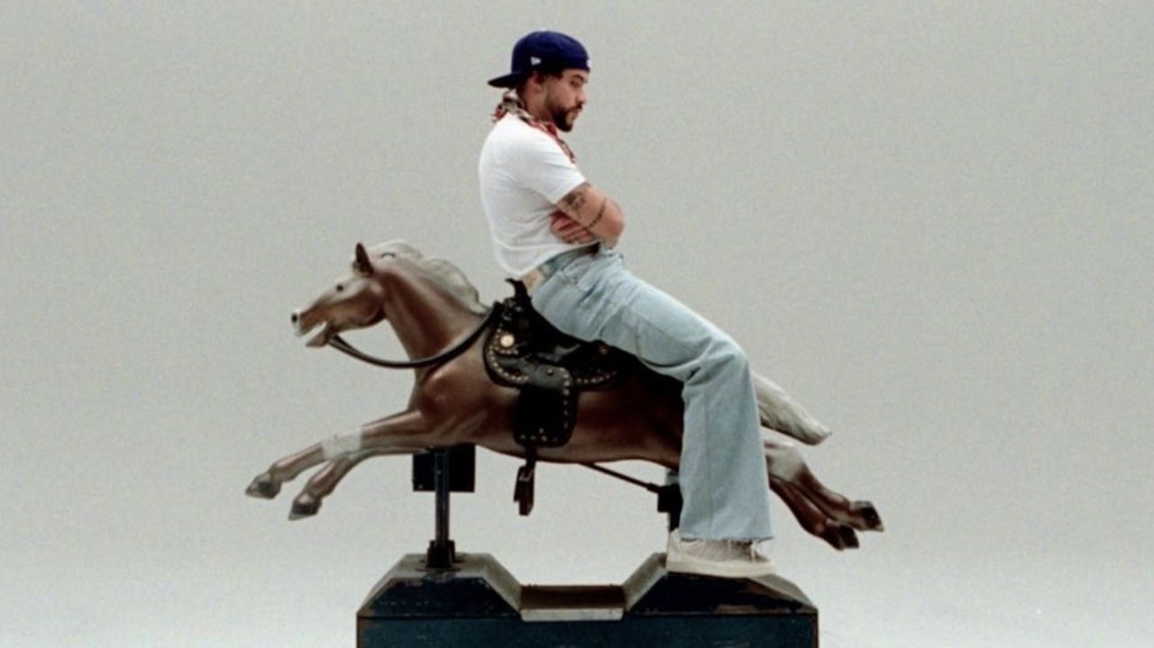 Bad Bunny lança novo single intitulado de “Un Preview”