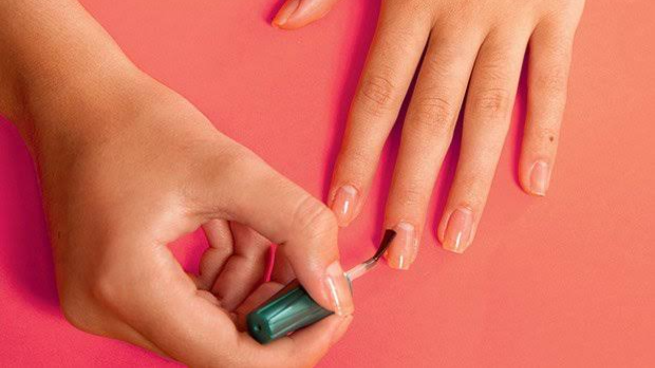 Confira dicas para fazer a  esmaltação durar mais tempo
