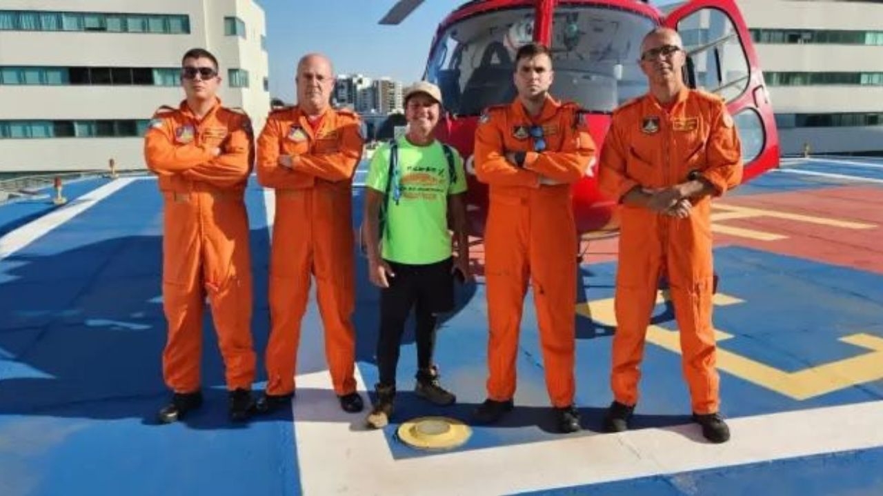 Homem é resgatado por bombeiros em trilha após aviso de transplante de rim