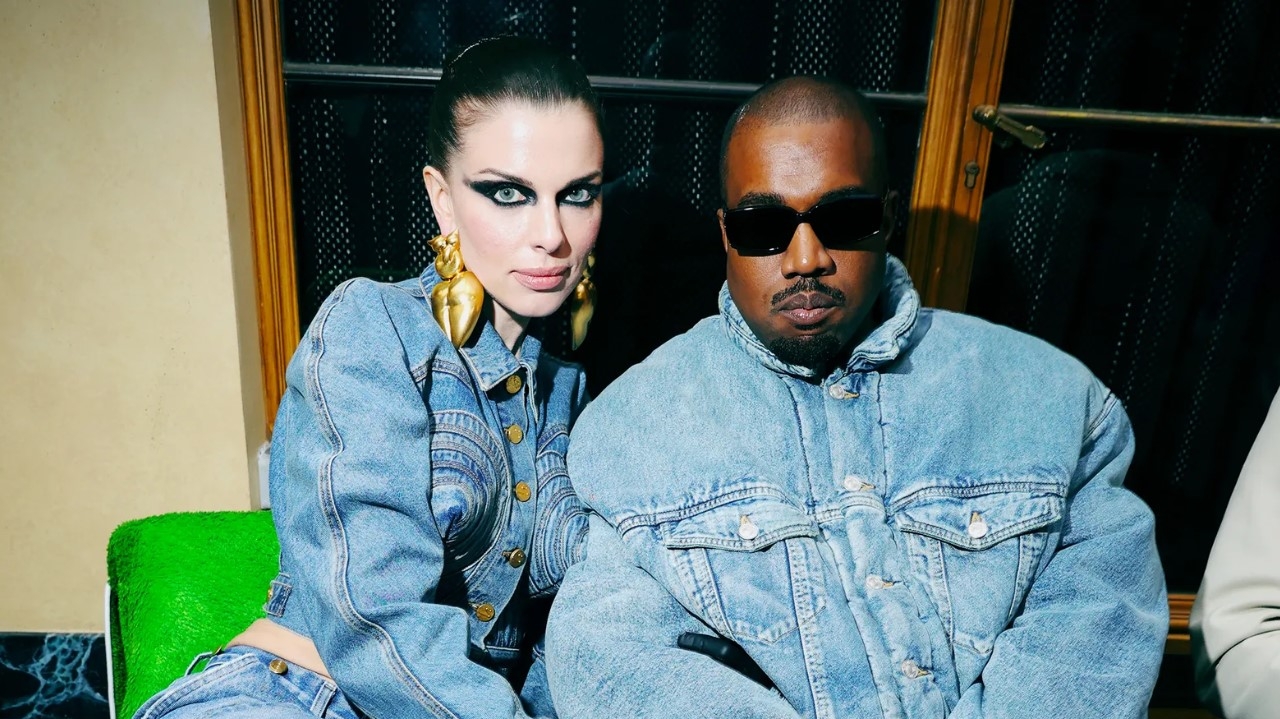 Julia Fox e Kanye West não tiveram relações sexuais durante envolvimento, revela modelo