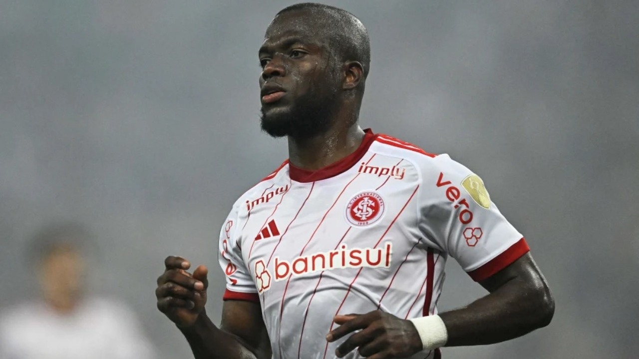 Enner Valencia lamenta resultado do Internacional no Maracanã