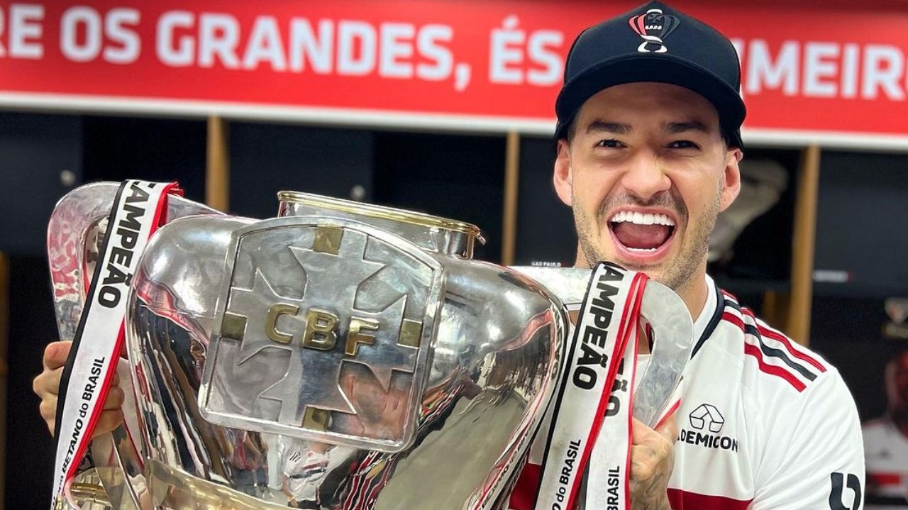 Pato não é relacionado novamente e tem futuro incerto no São Paulo