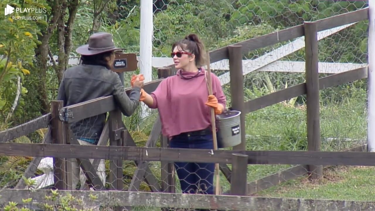 A Fazenda 15: Nadja Pessoa se desculpa com André Gonçalves e ator revela: “sou seu fã”