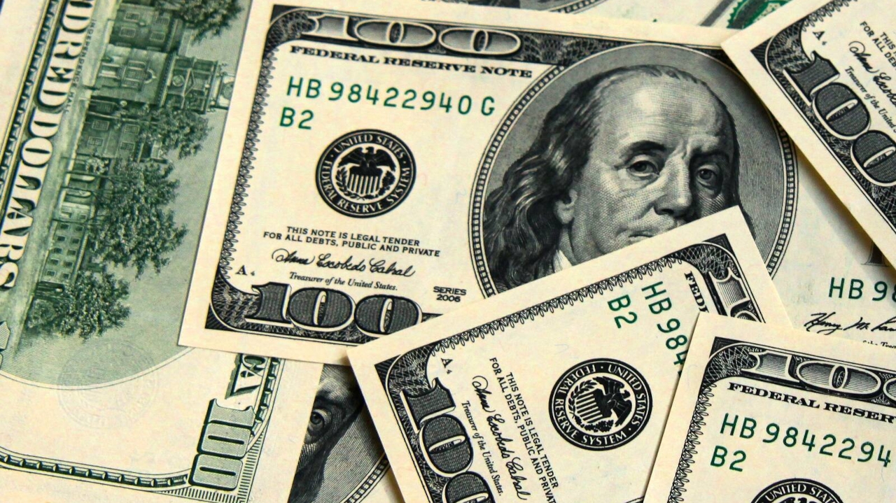 Dólar e Ibovespa fecham setembro em alta