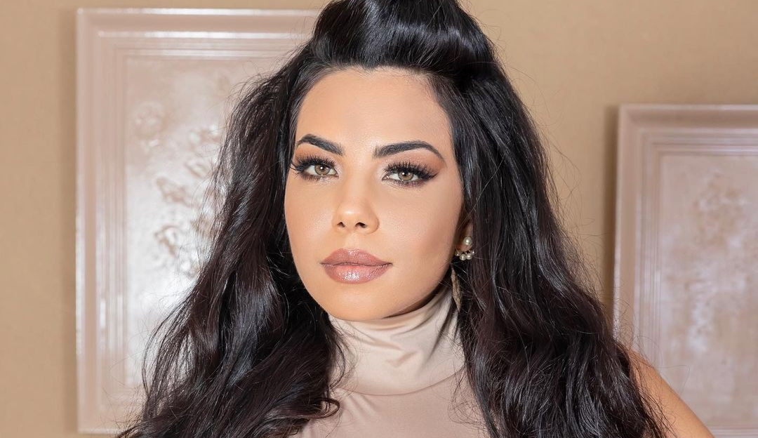 Jey, de “/Os Dez Mandamentos’, aborda jornada de trabalho feminina exaustiva em novo clipe