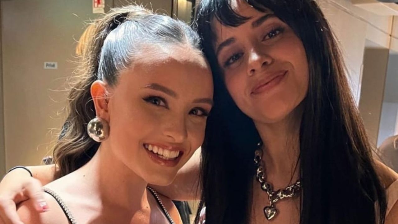 Larissa Manoela encontra Camila Cabello em Paris