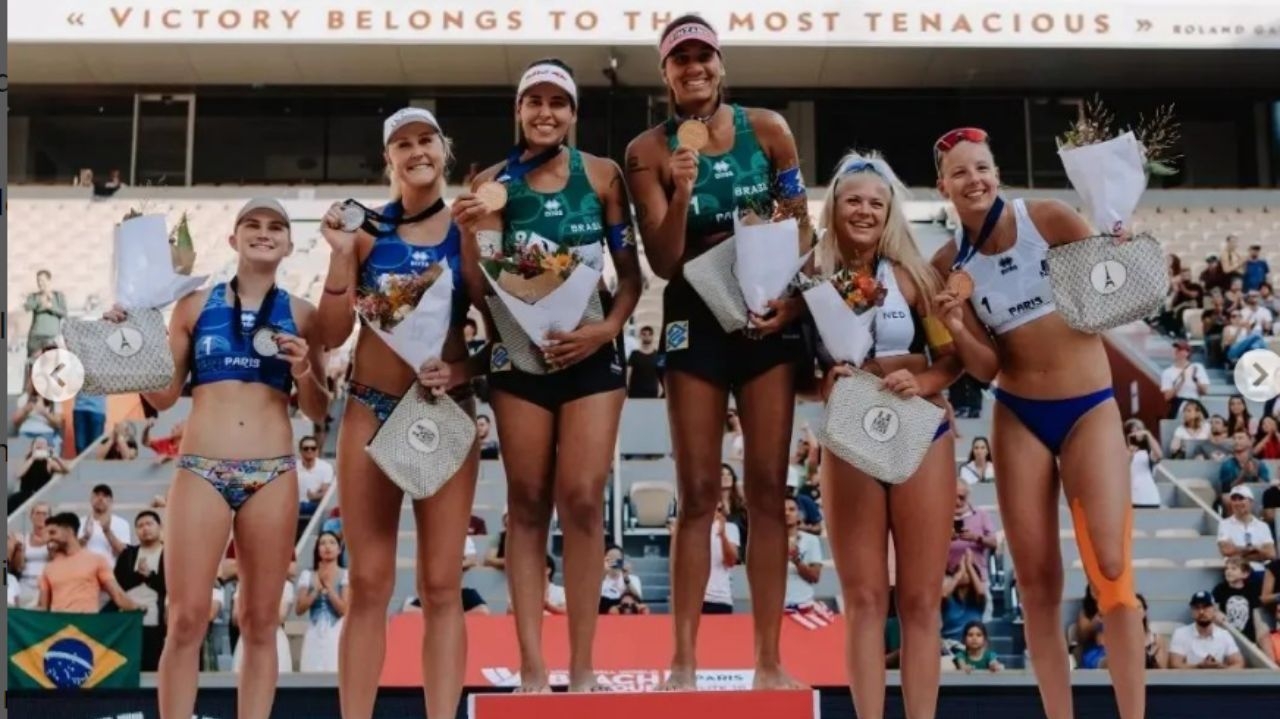 Ana Patrícia/Duda são campeãs da etapa de Paris do Elite 16 de vôlei de praia