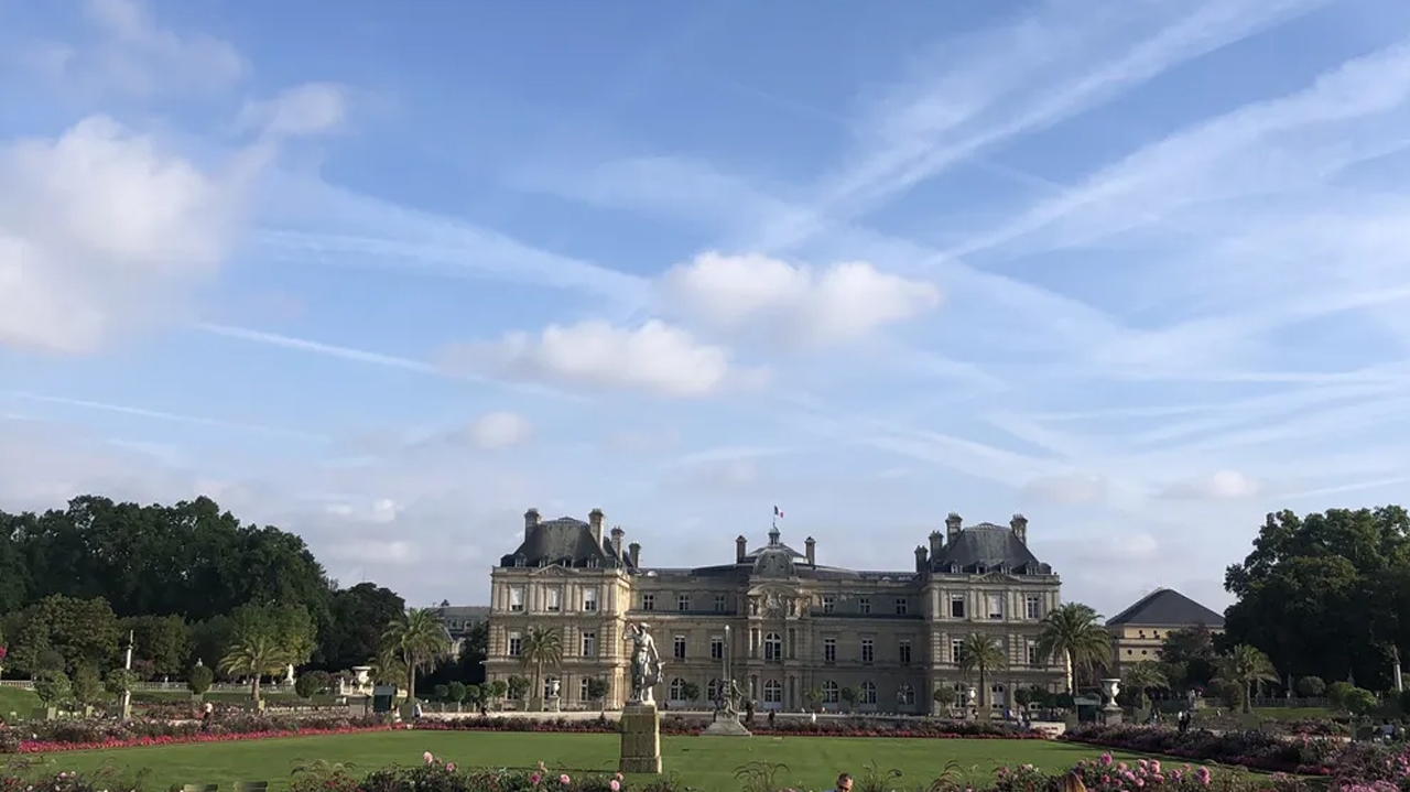Outro lado da Paris Fashion Week: paisagens e fragrâncias marcam a vida local
