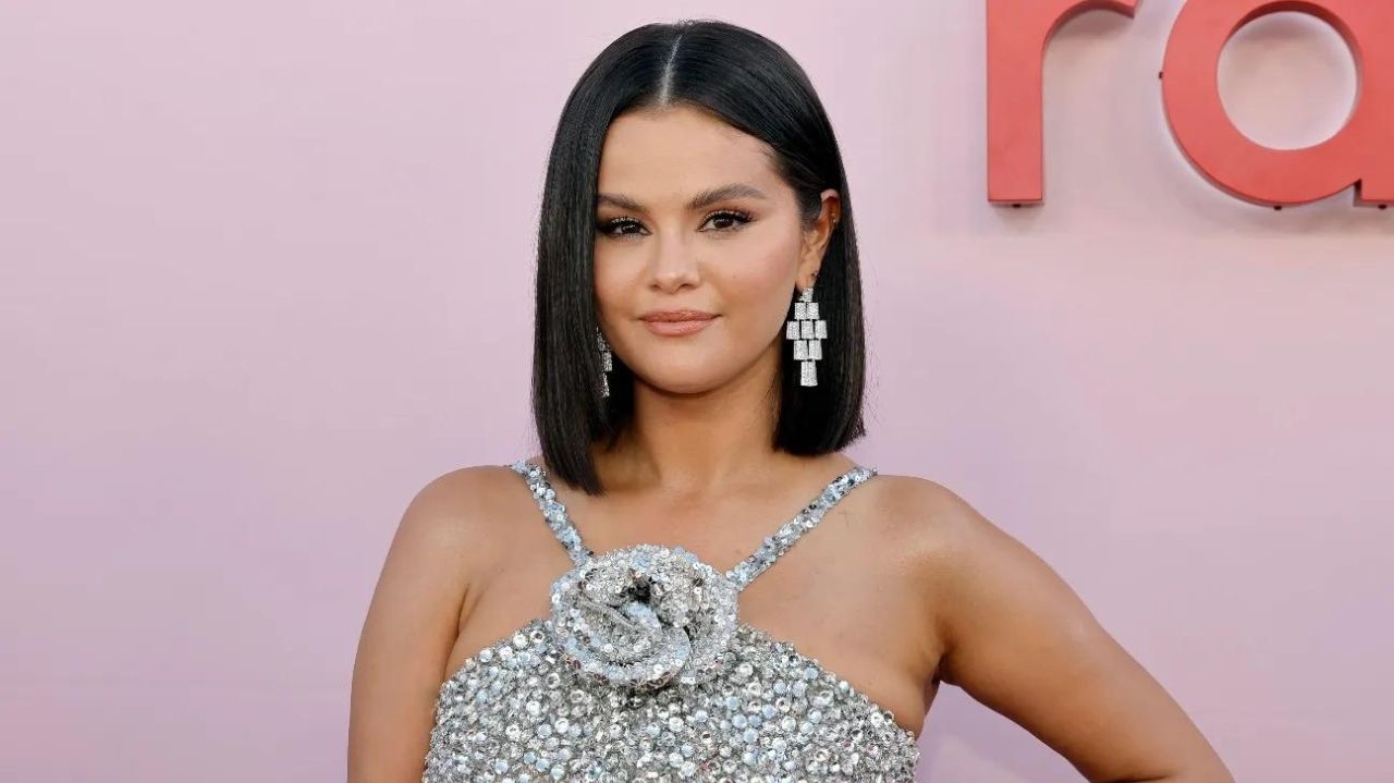 Selena Gomez organiza leilão beneficente e oferece experiências com famosos como prêmio