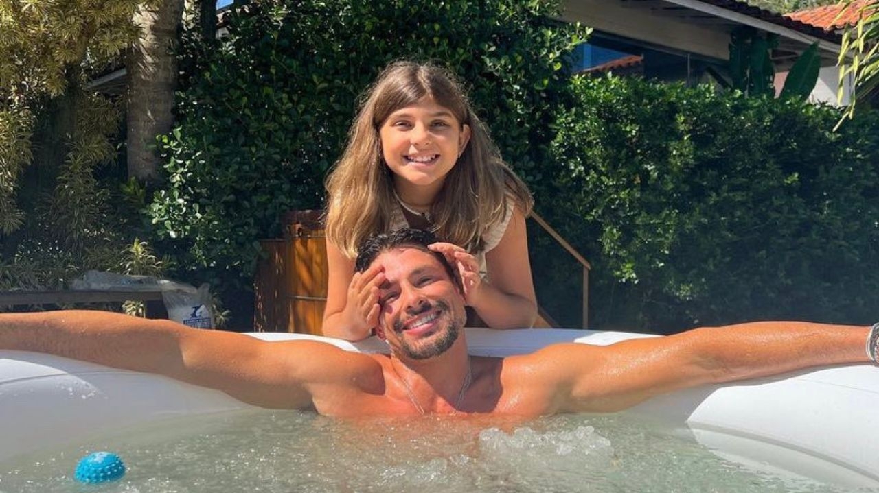 Cauã Reymond expõe papo com filha pré-adolescente