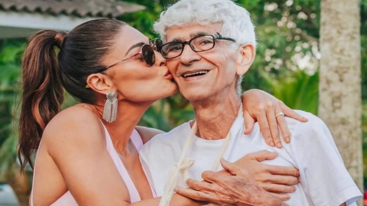 Pai de Juliana Paes recebe alta hospitalar após pneumonia e atriz comemora: “Muito feliz”