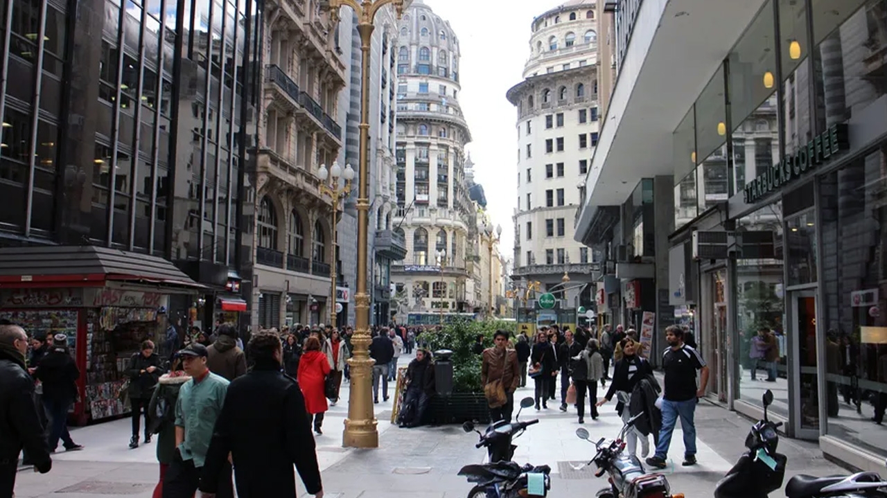 Mercado de câmbio argentino é paralisado para operação contra fraude