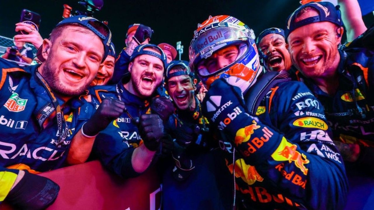 Max Verstappen conquista o tricampeão mundial de Fórmula 1 na corrida sprint