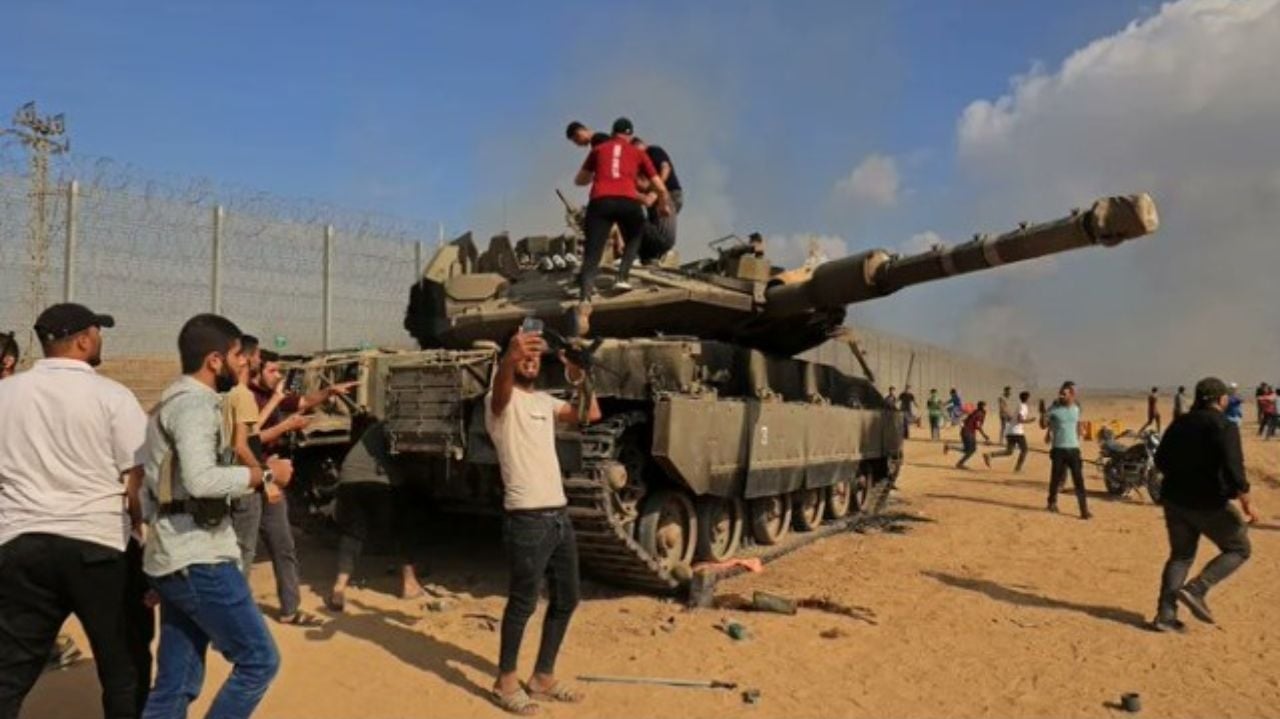 Após ataque do Hamas que deixou mais de 500 mortos, Israel declara guerra